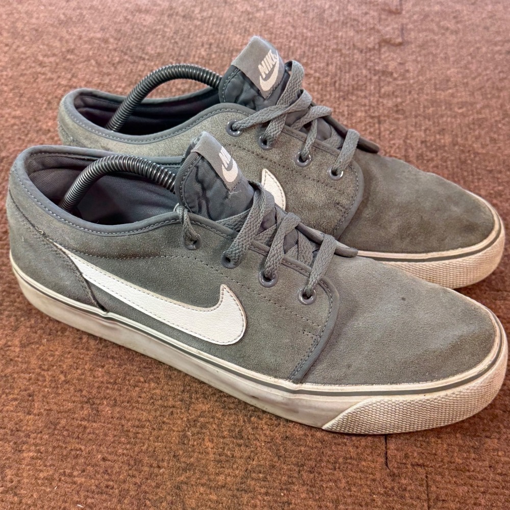Bmx skater B+ Nike SB Satire Grey Suede Low Top Skate Shoes 555270-020 Mens 10